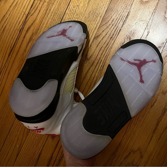 Jordan 5 Retro Fire Red - Picture 5 of 6